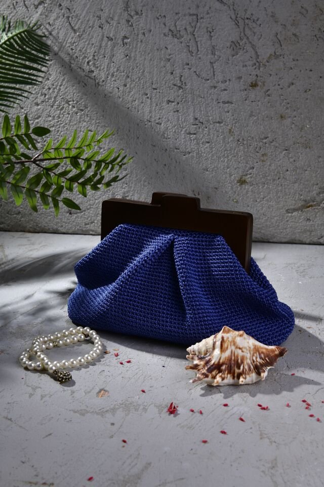 AMOUR CLUTCH