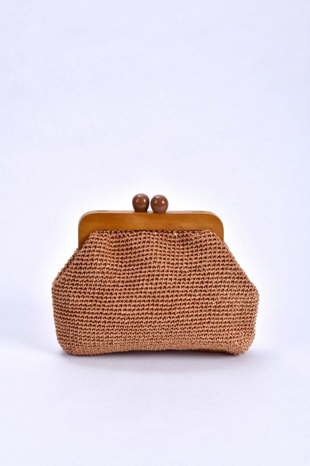 VIOLENE SHINY CLUTCH