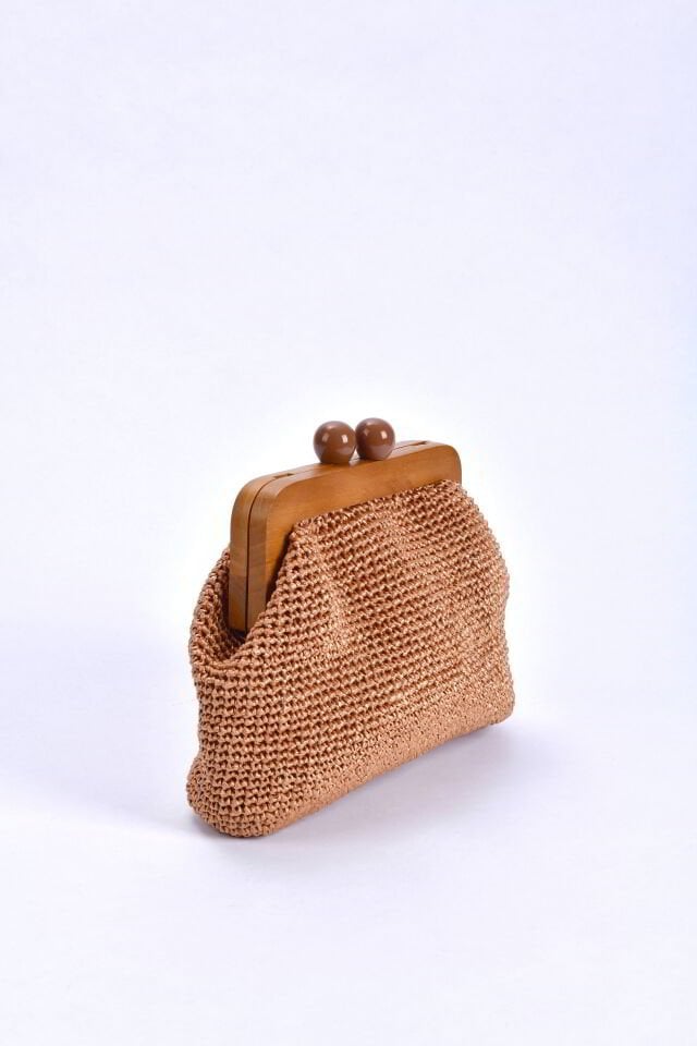 VIOLENE SHINY CLUTCH